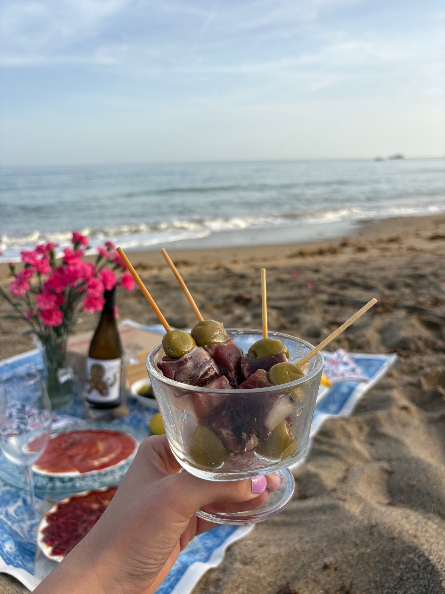 Caja Ibéricos Gourmet Edición Verano con Vino – Pack Degustación Premium